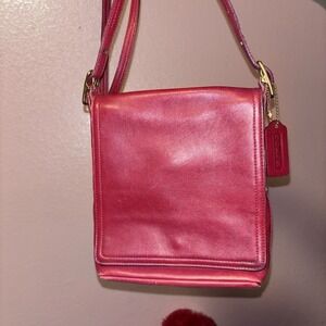 Coach USA Gold Brass Hardware Leather Shoulder Crossbody Bag Red Vintage 9821